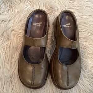 Dansko slip in. slide/Clogs size 37 (6 1/2-7 greenish brown